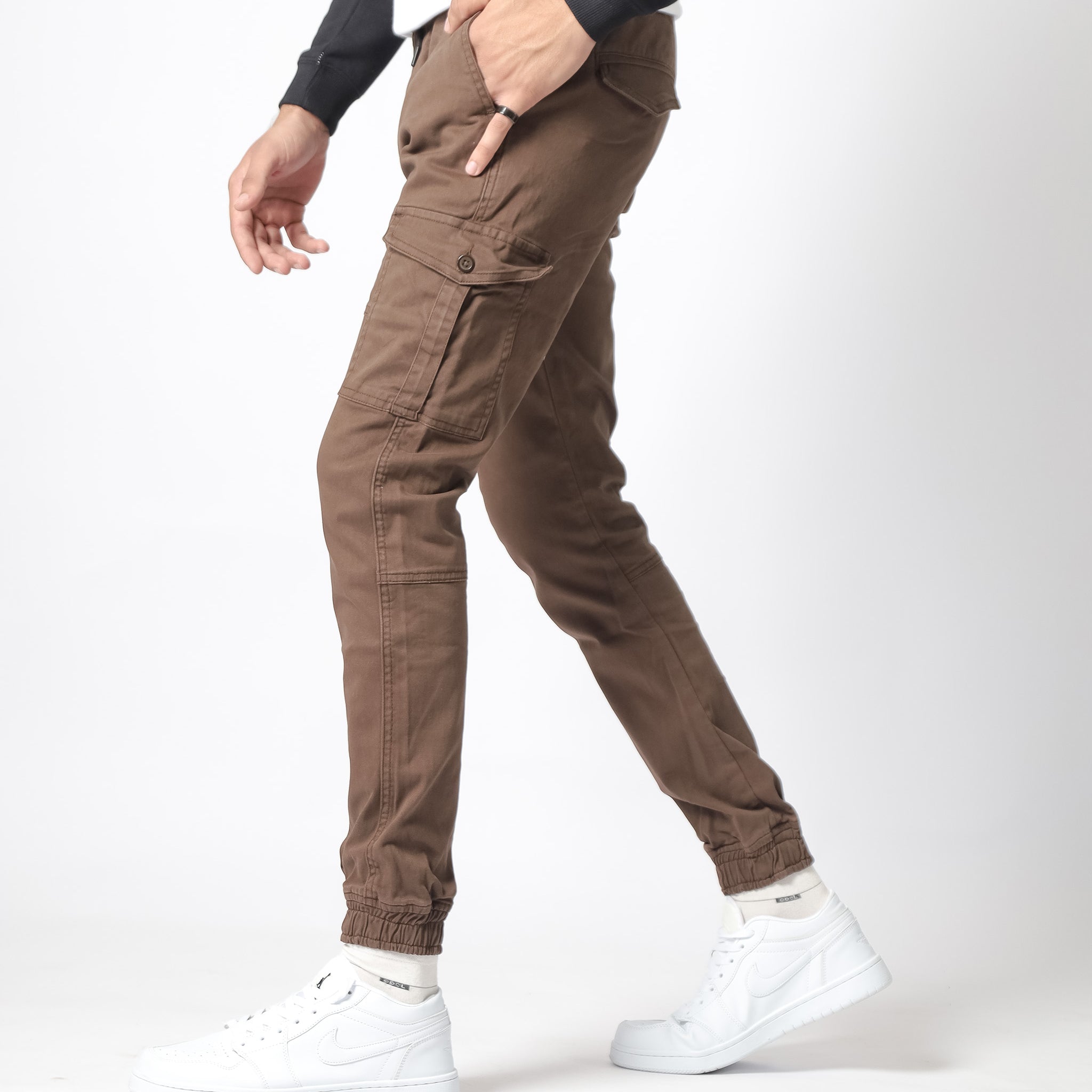 brown cargo pants outfit men